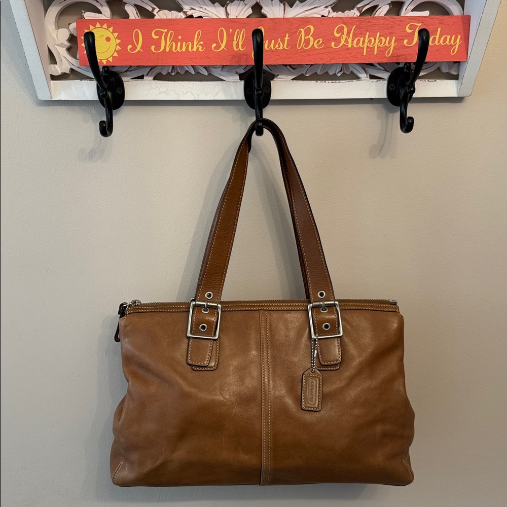 Coach Vintage Hamptons Buckle Soft Leather Tan Silvertone Shoulder Satchel Bag